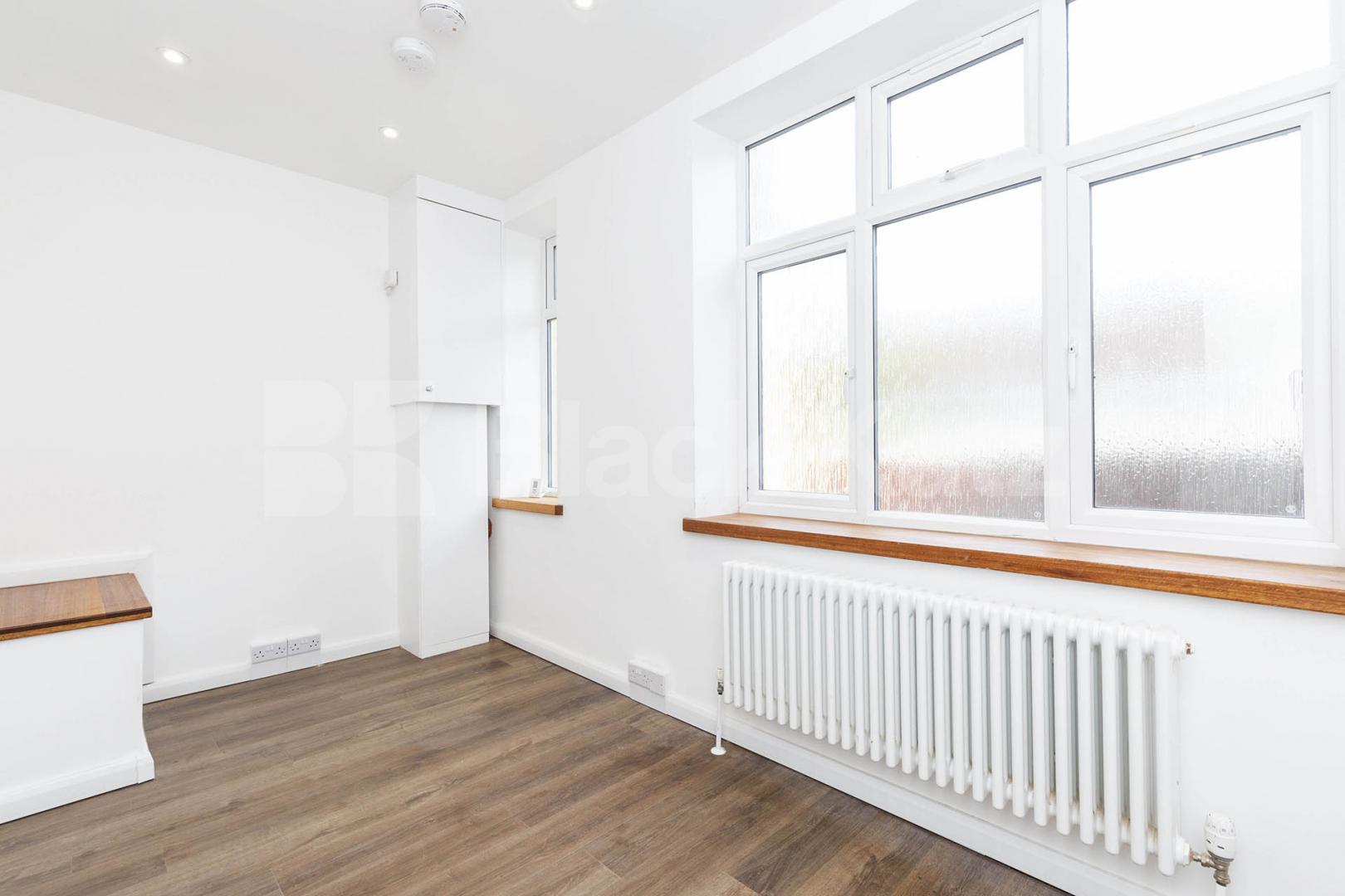 Newly refurbished one bedroom flat located in a stunning area Eversholt Street, Euston